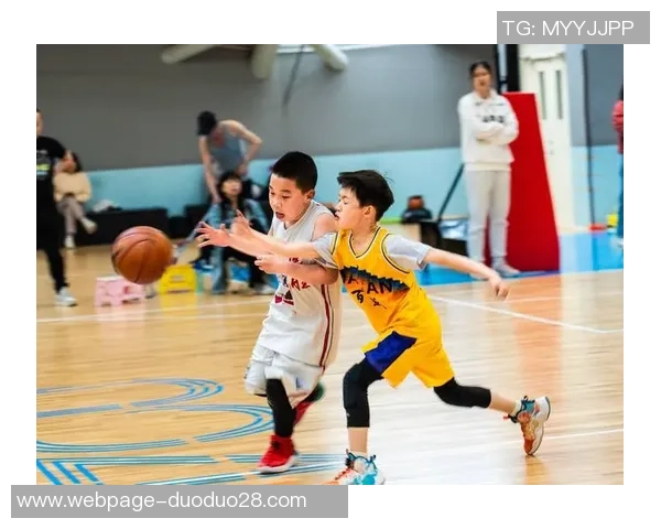 余嘉豪的成长之路与篮球梦想的追逐与坚持