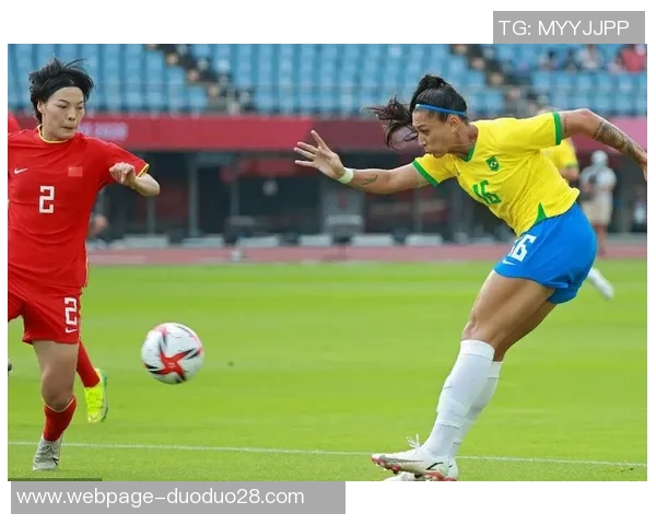 巴西女足与冰岛女足激战正酣展现巾帼风采与足球魅力 巴西女足与冰岛女足激战正酣展现巾帼风采与足球魅力